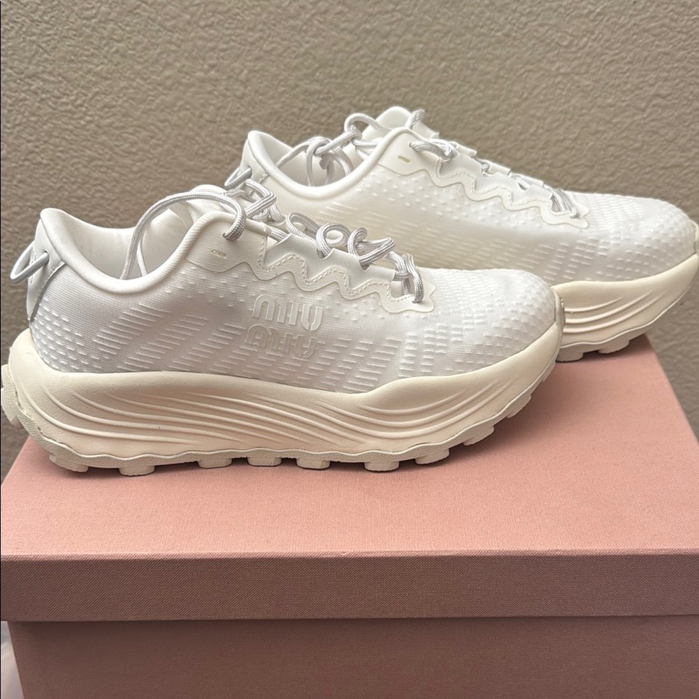 Miu Miu Valerie Donna Energy Tech Sneakers – Bianco (White) – Size 37 – NWT